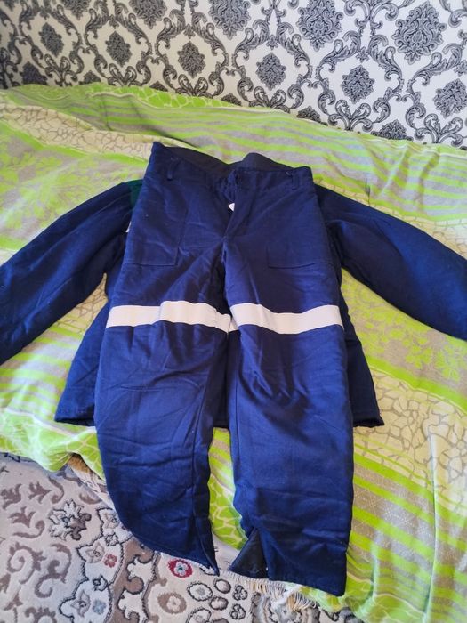Продаю зимние рабочие спецодежда.