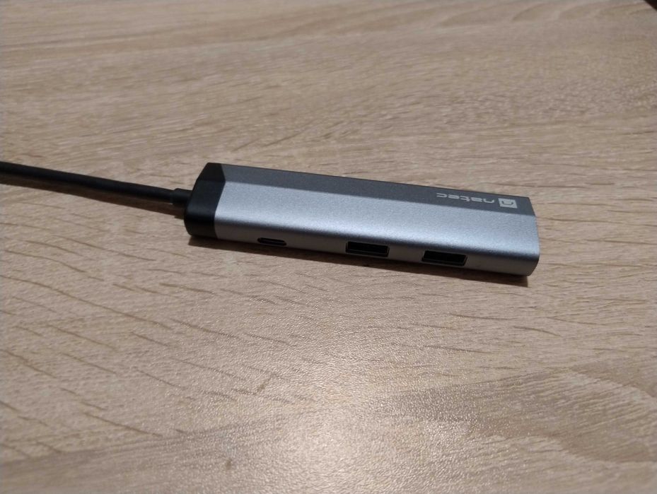 Asus Rog Ally Z1 Extreme със Steam OS, чантичка и донгъл