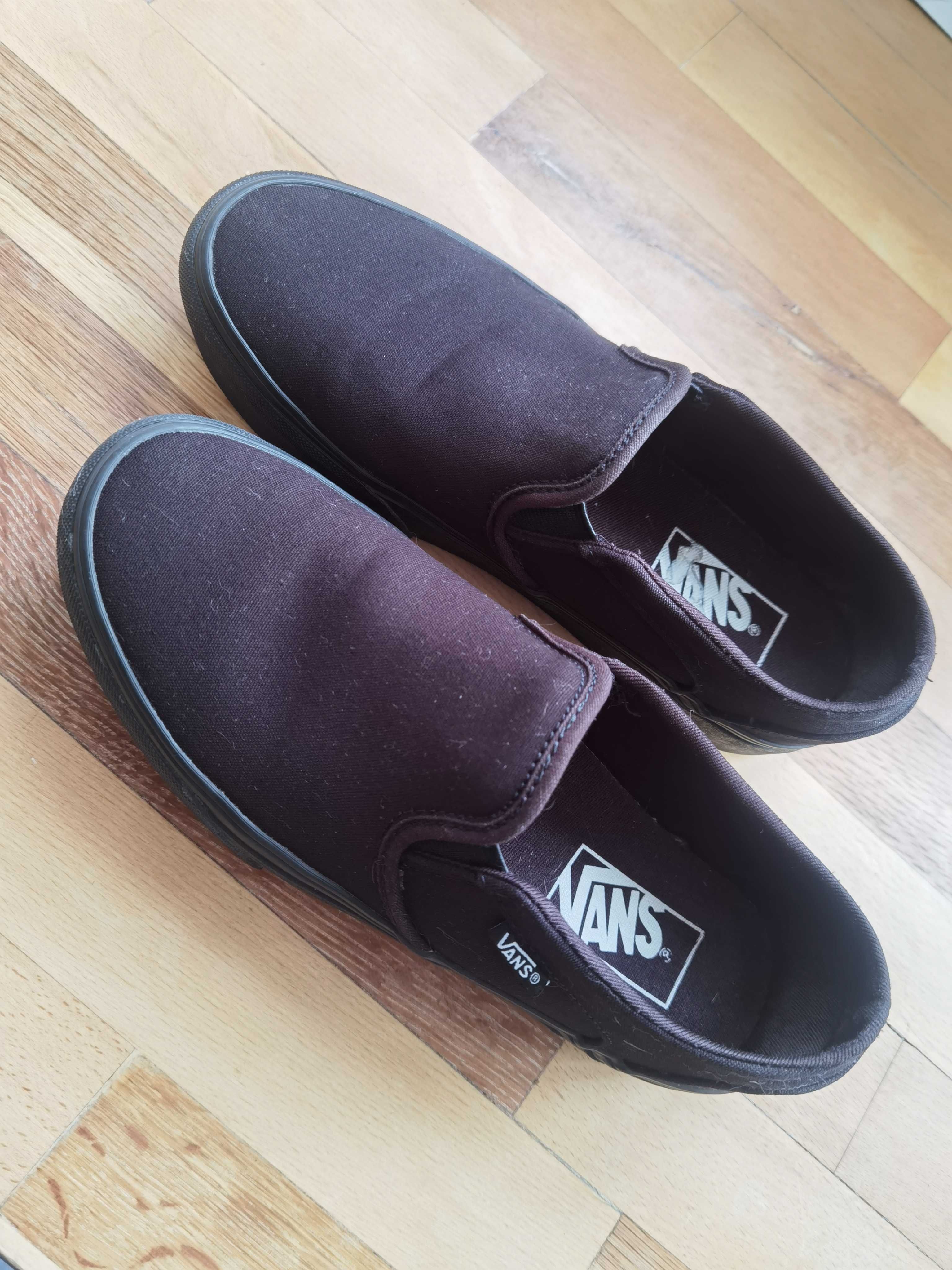 Продавам Vans slip-on classic black размер 38