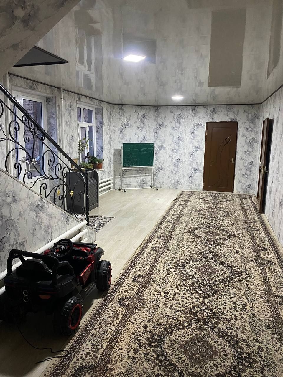 Зангиота тумани Солнечный да уй срочно сотилади. М39 трасса 150 метр.