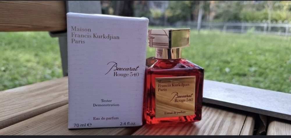 Parfumuri 1/1 persistente !!