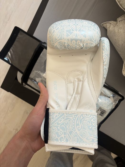 Боксoви ръкавици Leone и бинт everlast elite 2