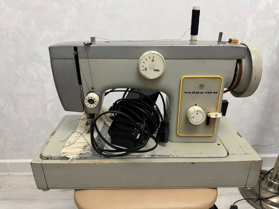 Швейная мащина Чайка-132М