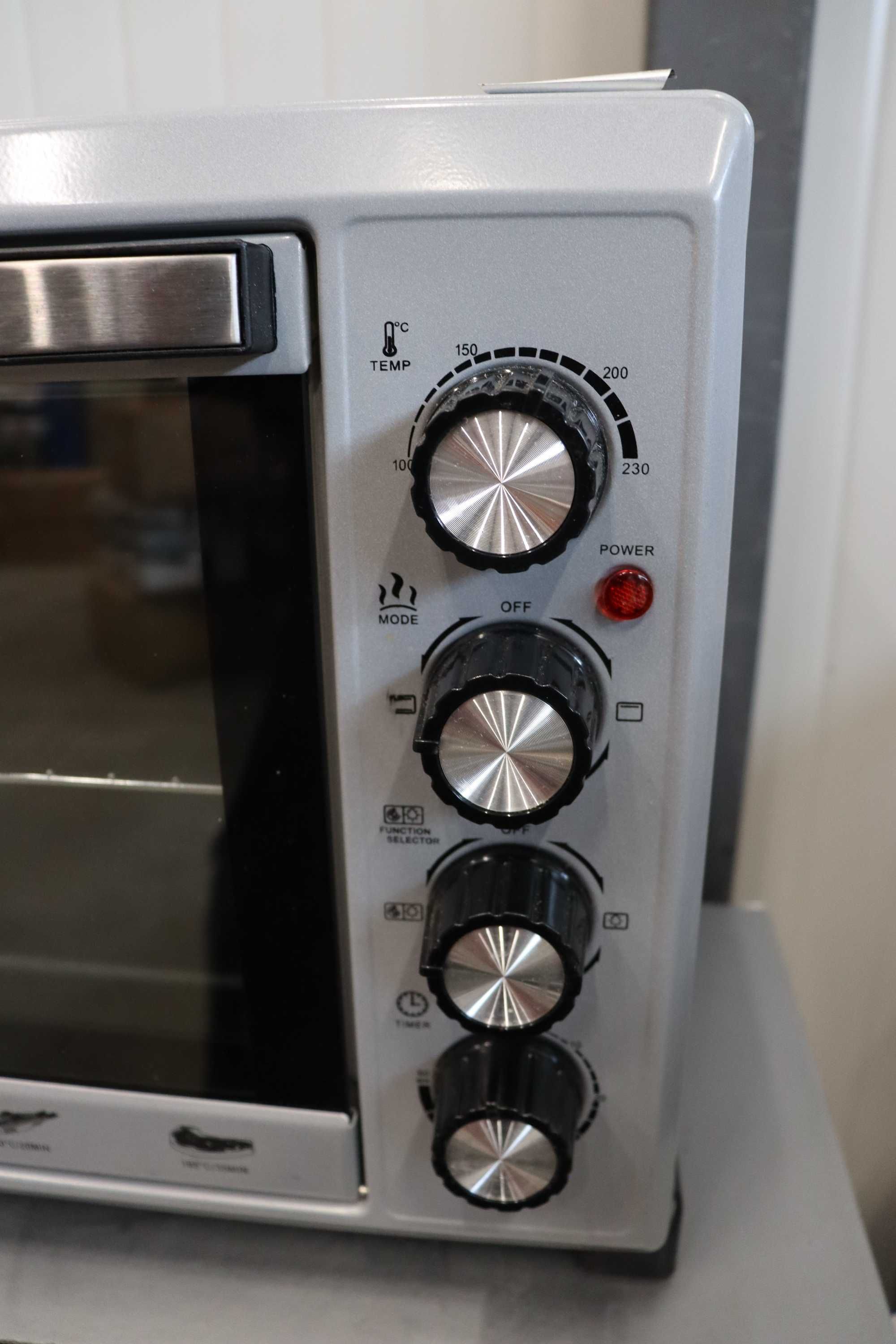 Мини фурна Grunkel HR‑38 Silver – 38 л, 2000 W с лек ДЕФЕКТ