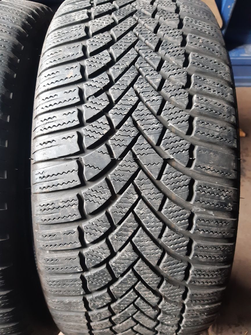 2 anvelope 235/45r18 iarnă marca Bridgestone 2020 preț 520 lei ambele