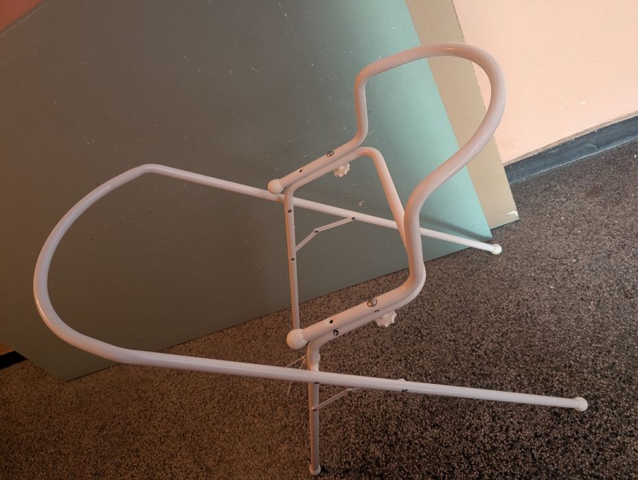 Стойка да бебешка вана