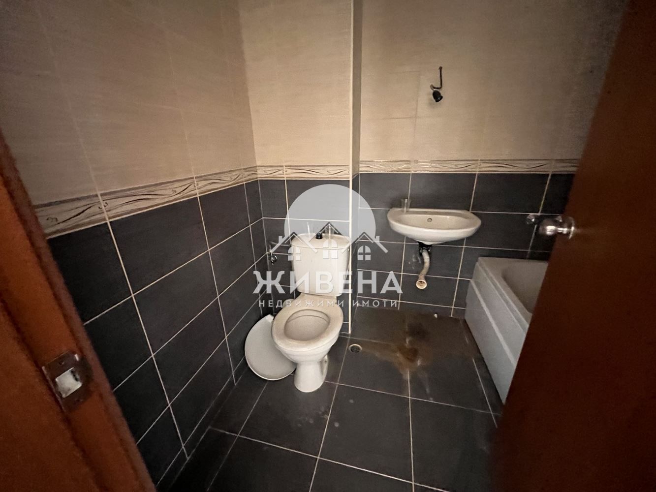 3-стаен апартамент, к.к. Св.Св. Константин и Елена, 180 кв.м, до ключ