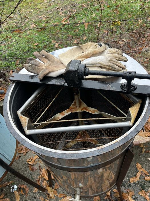 Центрофуга 3 рамкова ръчна