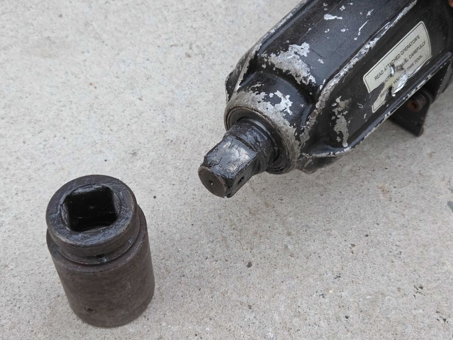 Robel Bahnbaumaschinen– бензинов ударен гайковерт за ЖП инфраструктура