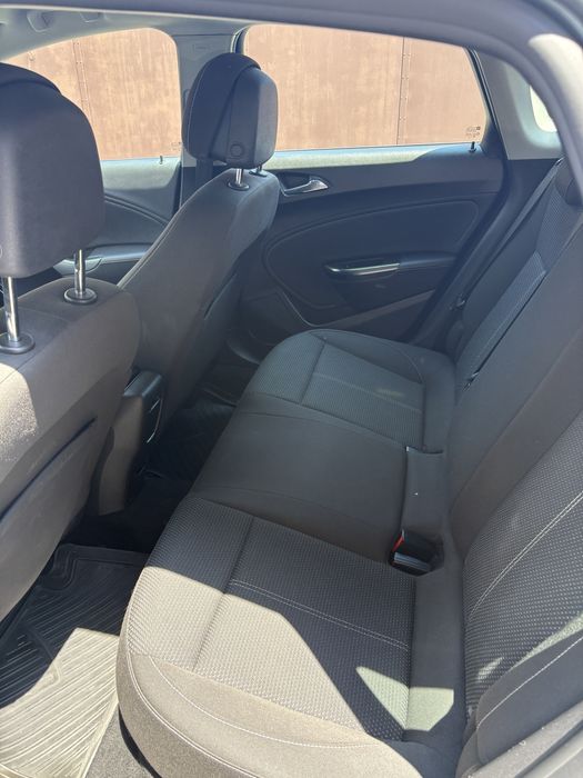 Opel Astra J 2011