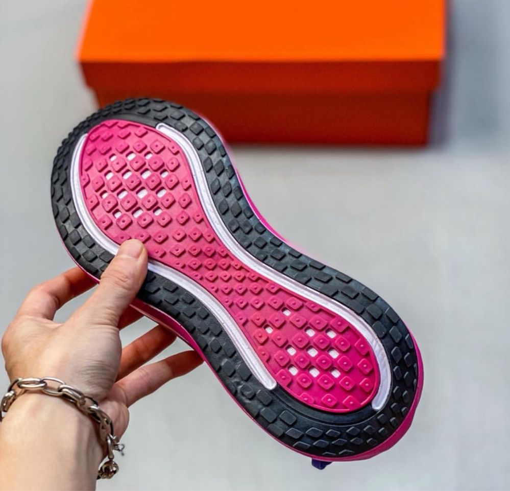 Нови дамски маратонки Nike Vomero plus pink