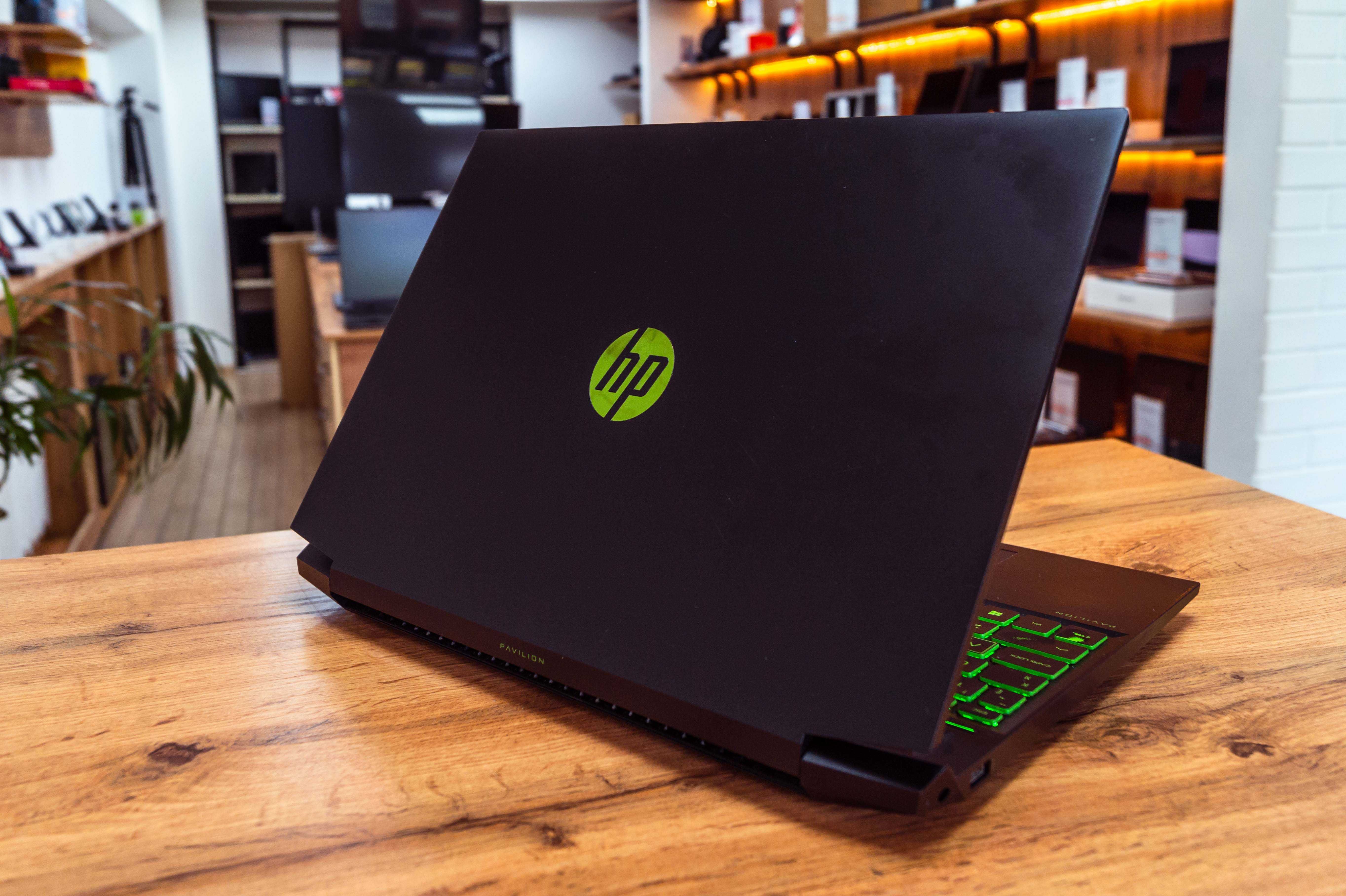 HP Pavilion Gaming 15|Ryzen 5 3550H|GTX 1650|SSD 256|HDD 1TB|Red Geek