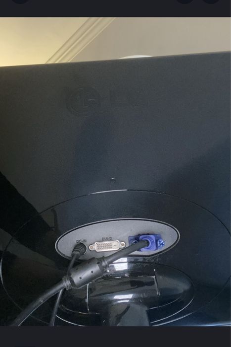 24 aug., 16:53 Monitor LG Flatron E2250T-PN negru