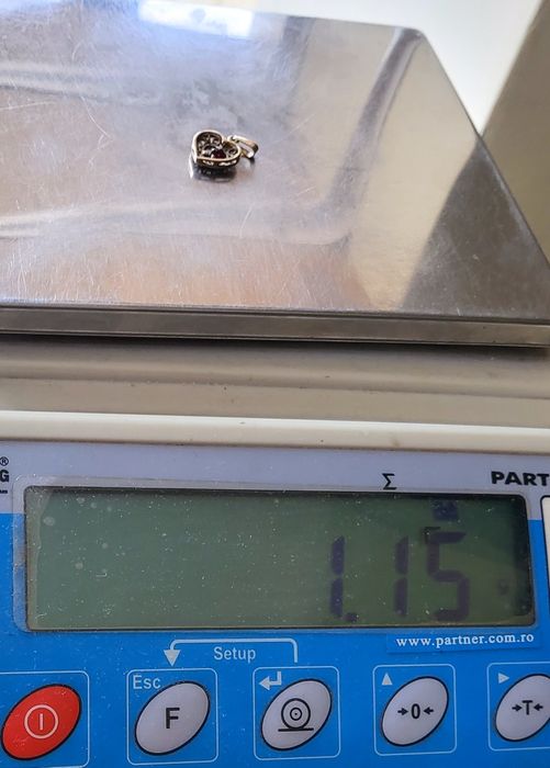 Cercei din aur 9K cu pietre semiprețioase albe – gramaj 1,18 gr