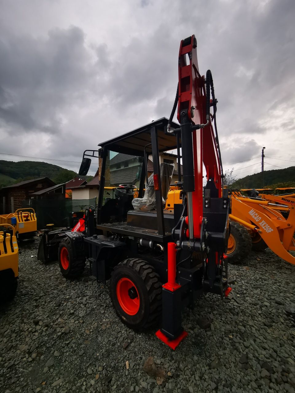 Buldoexcavator MACAO BX300F