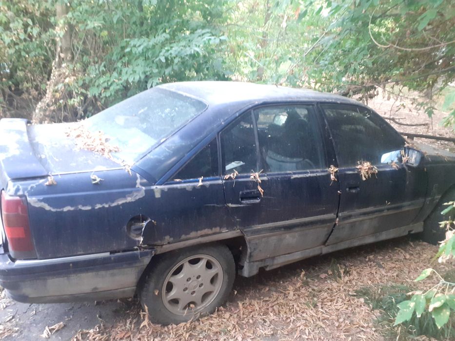 Опель омега а 1991 года на запчасти