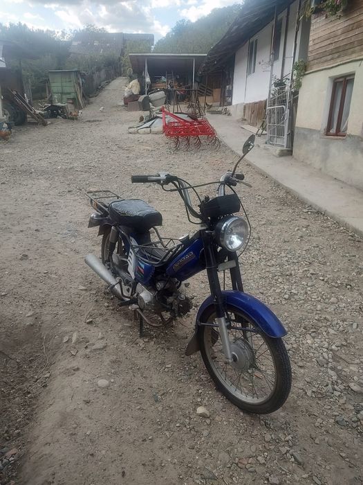 Vând motoretă 49cc