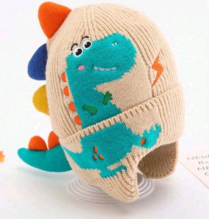 Бебешки зимни и летни шапки