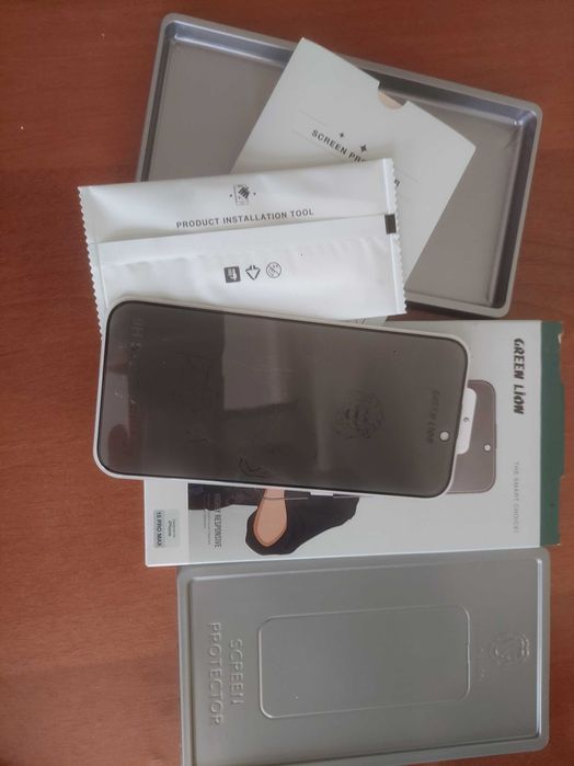 Защитное стекло Privacy для iPhone 15 Pro Max — тёмное (антишпион)