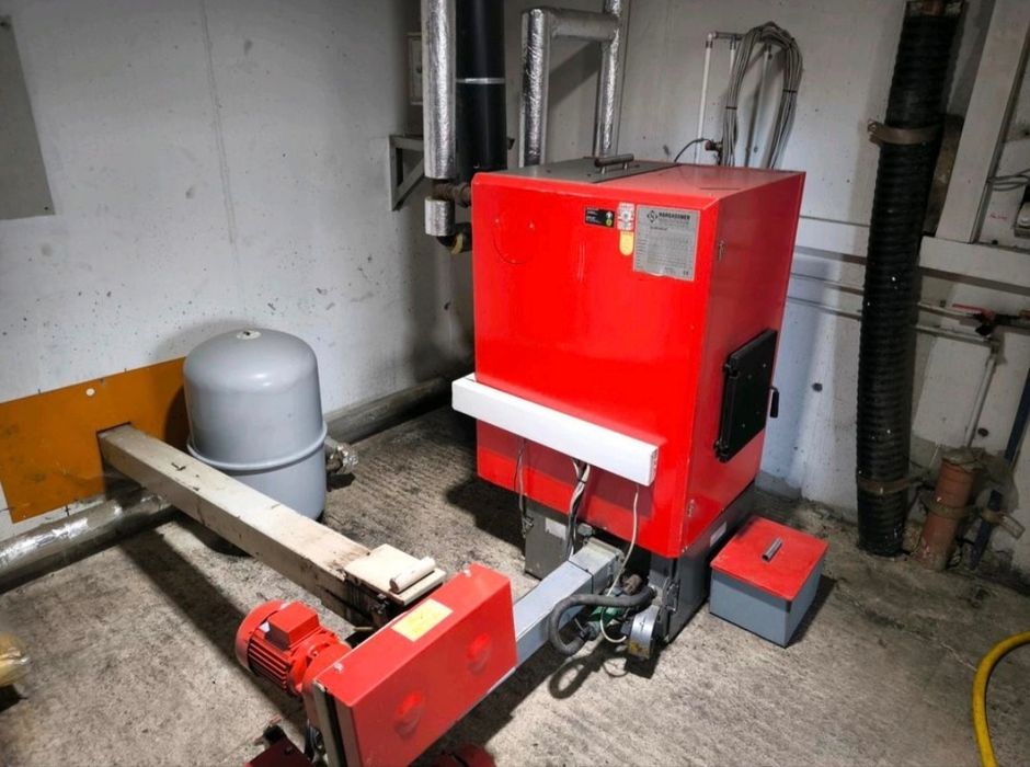 Centrala autoalimentată cu tocatura de lemn și rumeguș