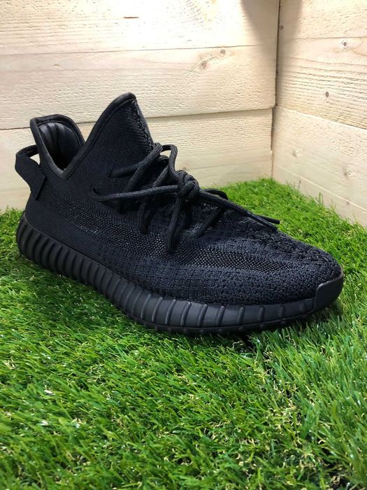 Adidasi Yeezy Boost 350