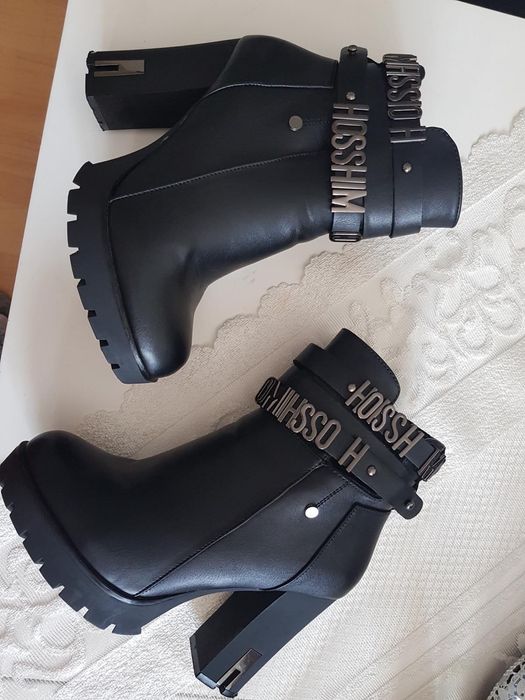 Стилни Дамски боти