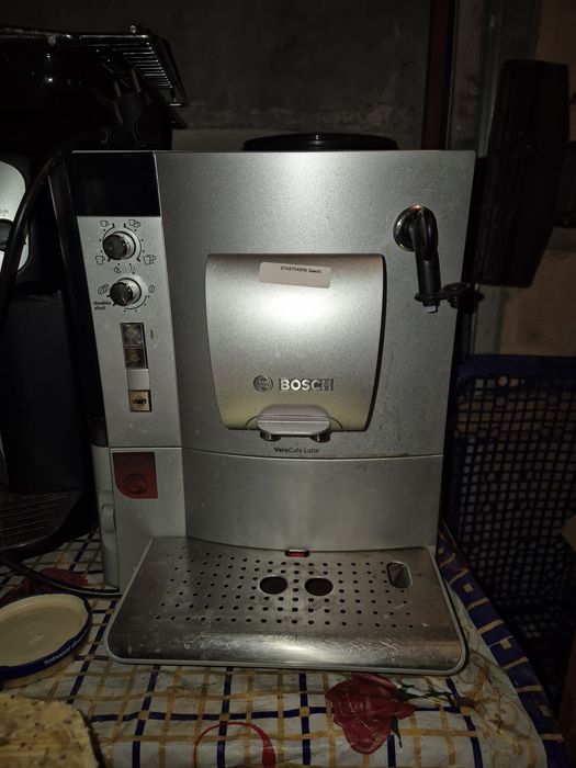 Expresor Delonghi si Bosch