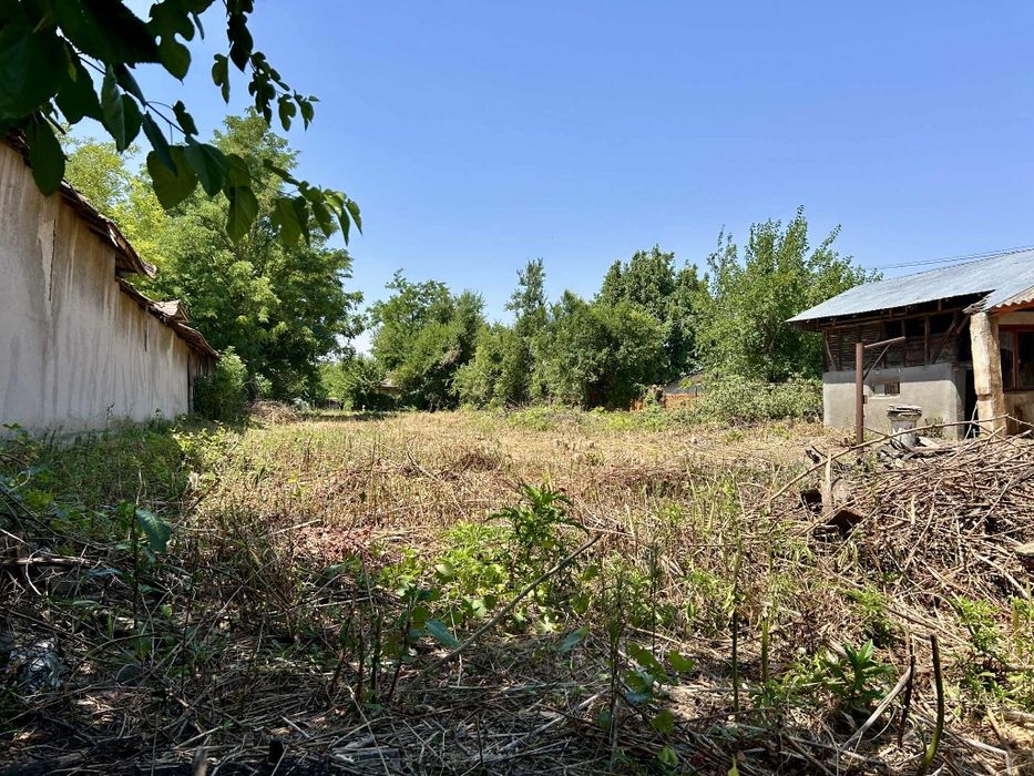 Vând casă bătrânească