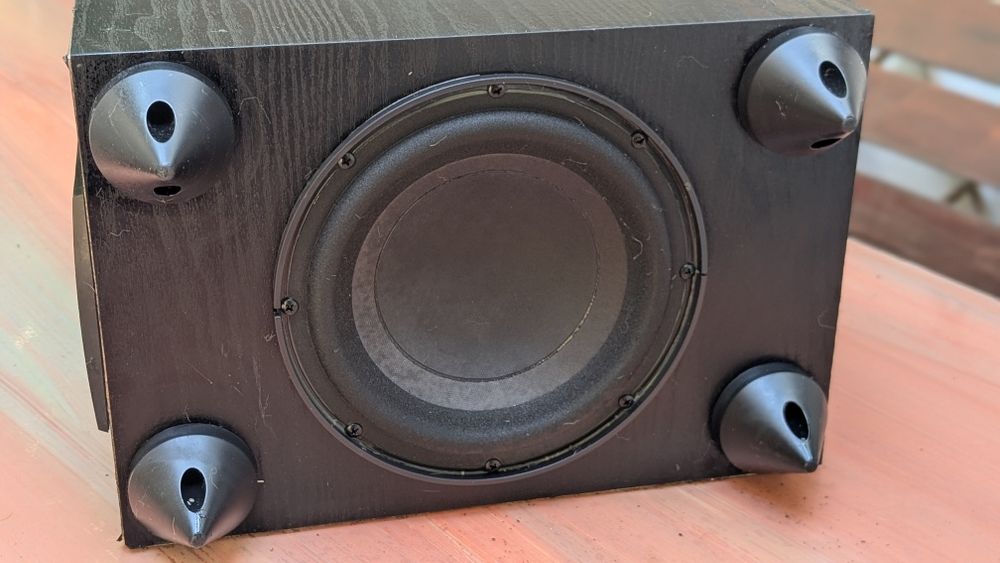 Subwoofer Onkyo SKW-360, 130W, 8", Bass-Reflex – Sunet puternic!