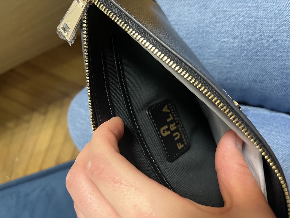 Дамски чантичка FURLA