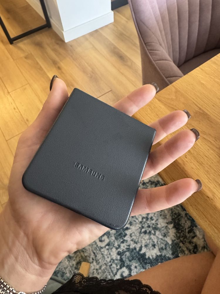Samsung Galaxy  7 flip