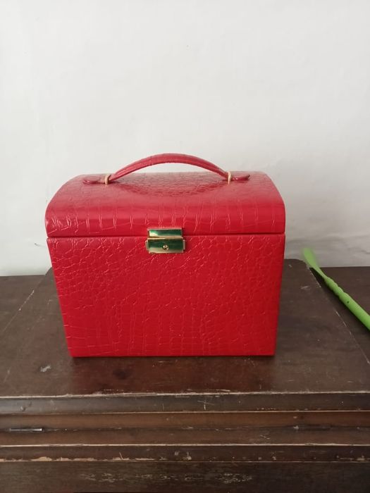 Шкатулка для украшений