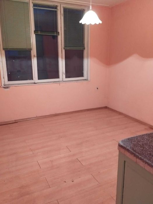 Продавам апартамент 1 стаен 42кв.м