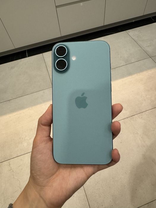 Iphone 16 plus 256gb почти новый