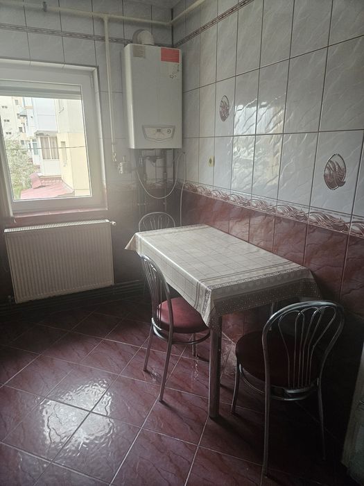 Apartament 4 camere de inchiriat