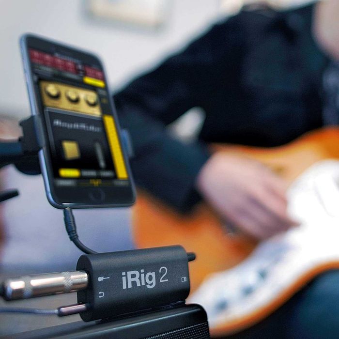 iRig 2 мобилен интерфейс за китара и бас