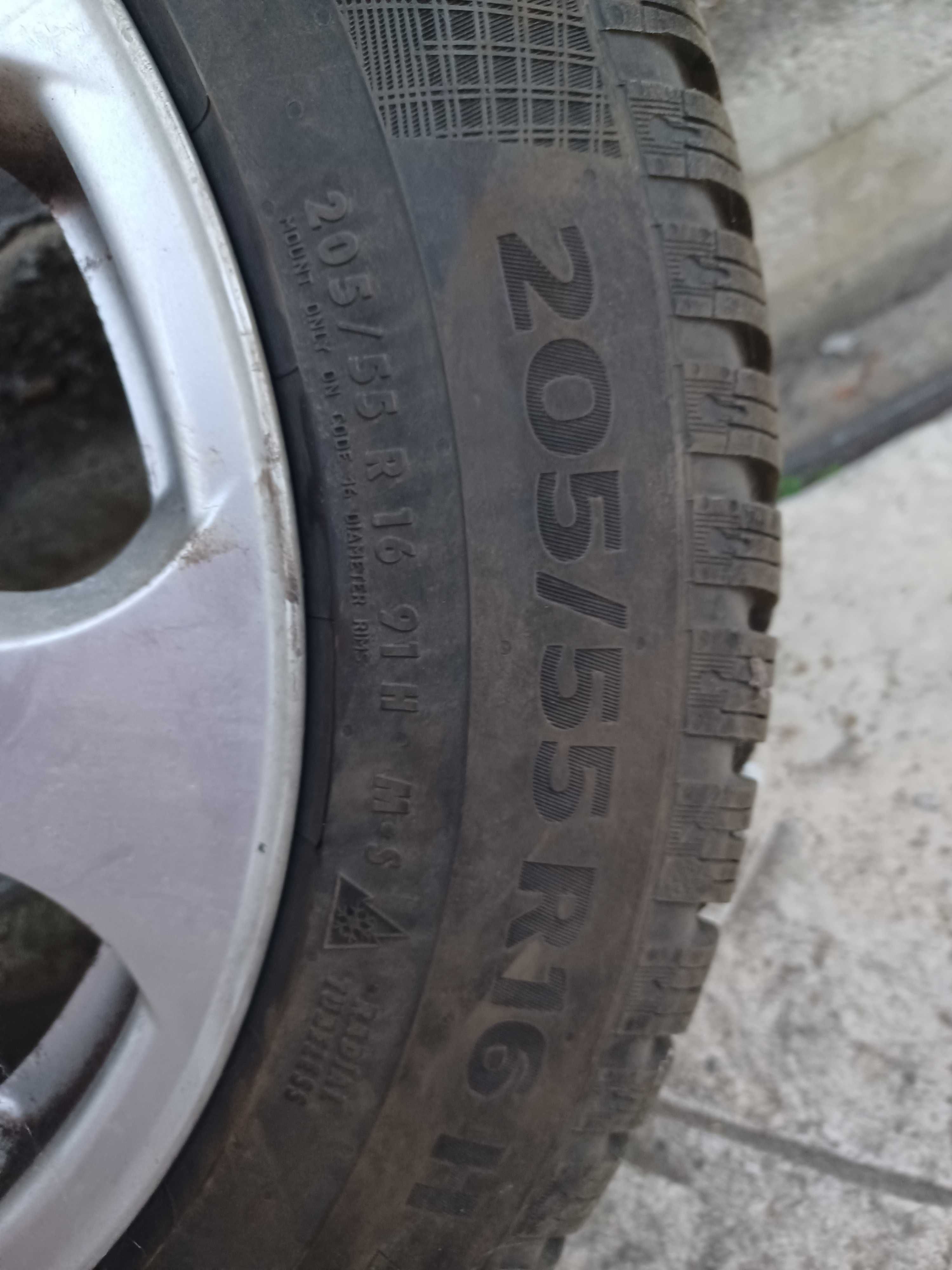 Зимни гуми Continental 205/55 R16 H-Цената е за един брой