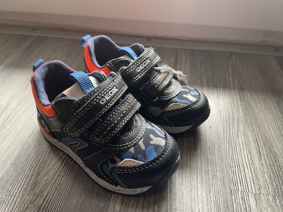 Чисто нови маратонки 22 размер geox