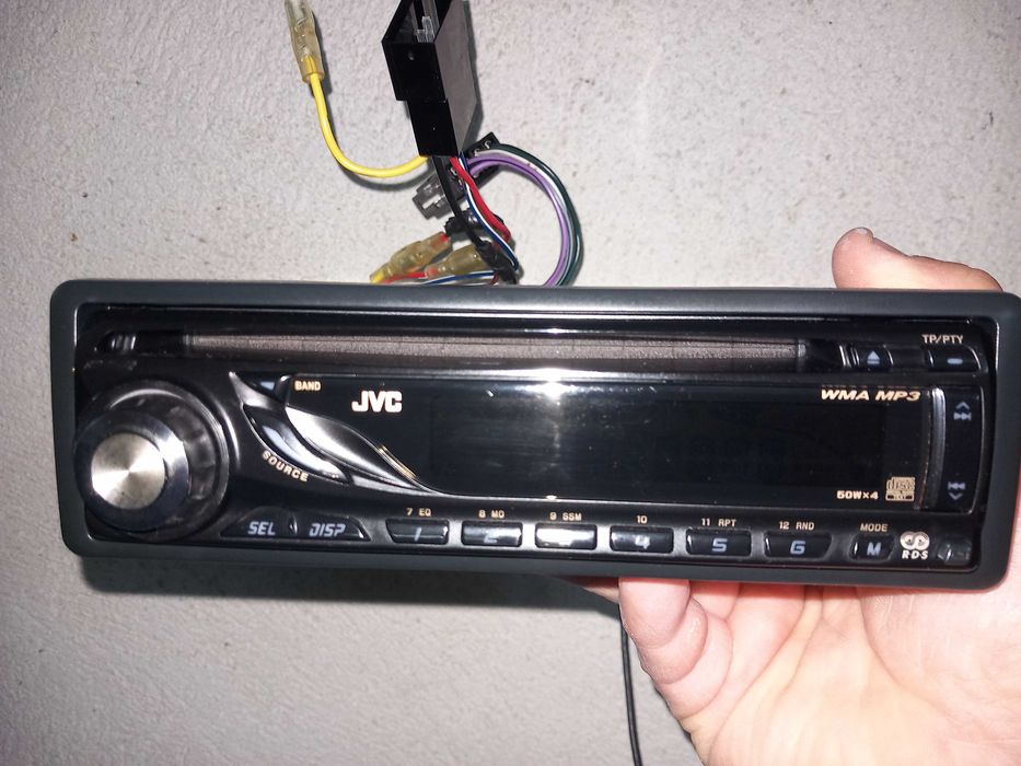 Продавам авто сд JVC