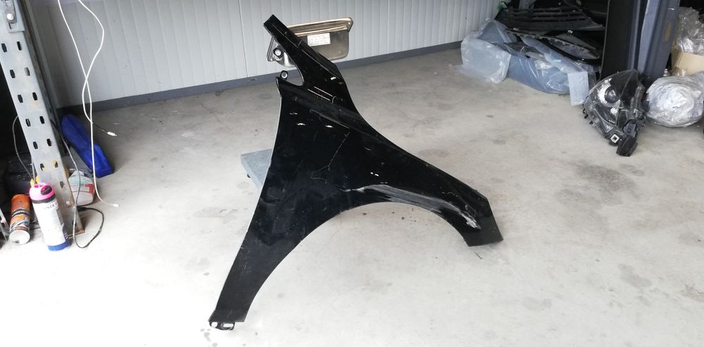 Десен калник Volvo V40 (2012-2019)