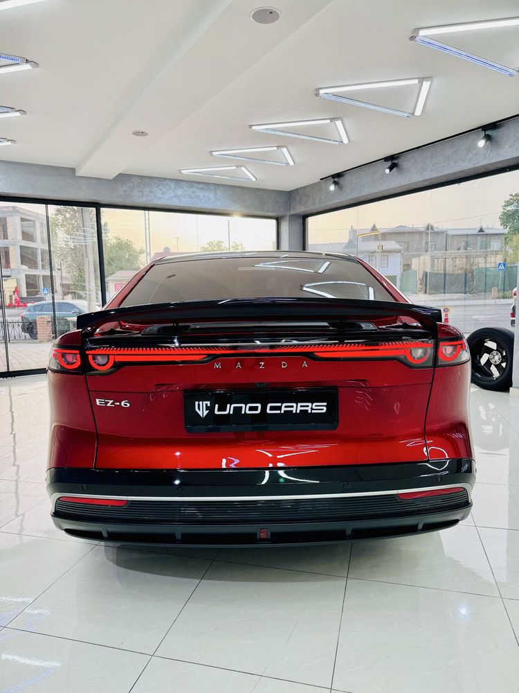Продается почти новый Mazda EZ6.