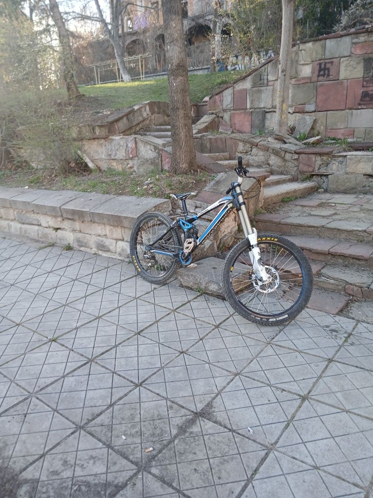 Mondraker summum pro team 2012г