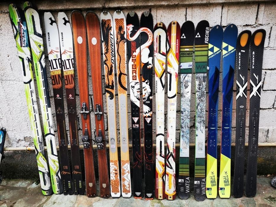 Vând schiuri  freeride tura twintips allmountain stare buna
