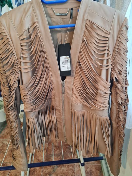 Vând geaca guess by Marciano