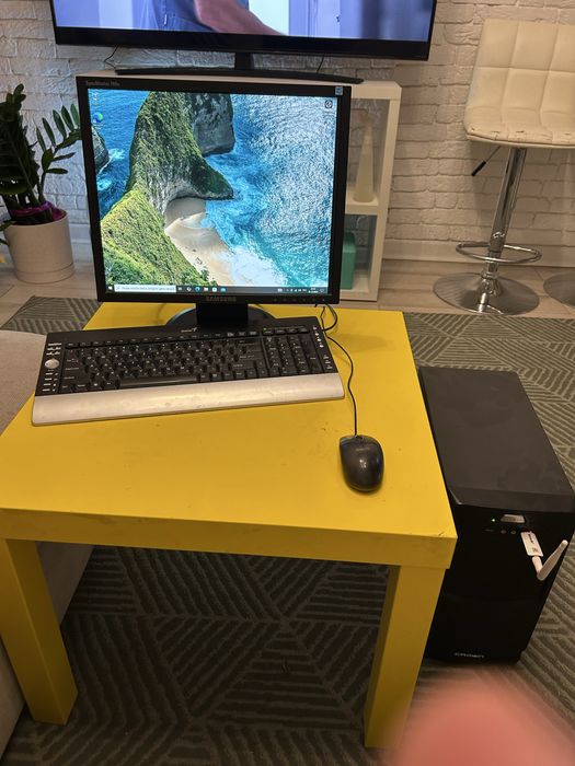 Компьютер в комплекте с монитором