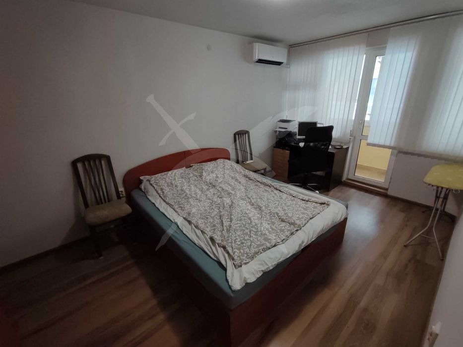 Тристаен апартамент кв.ВИНС-Червен площад - 56297