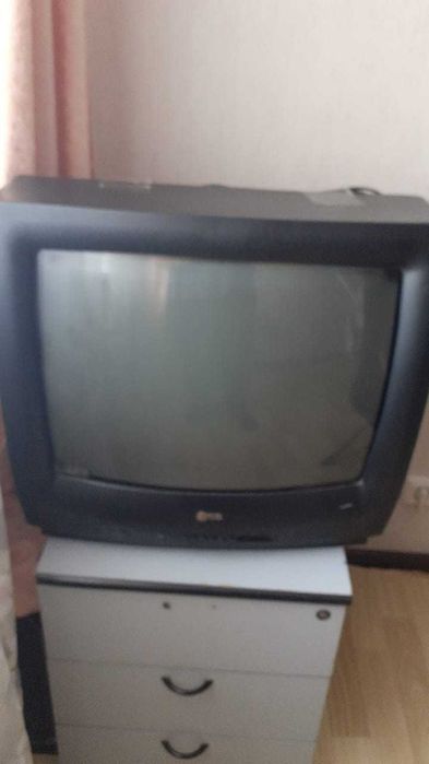Продам телевизор