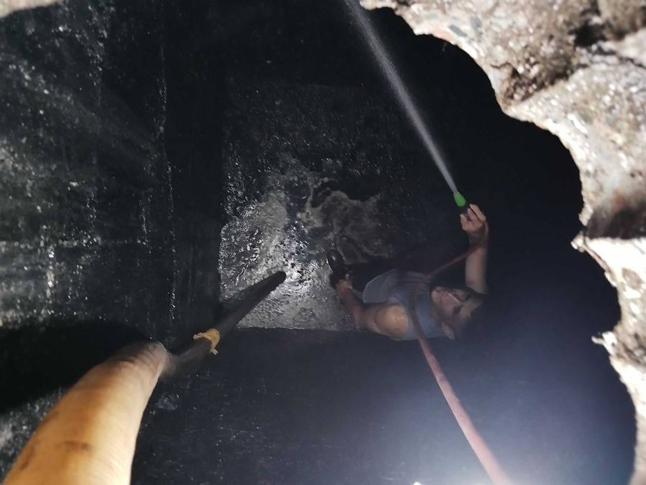 Ручной чистка септиков, от илла,