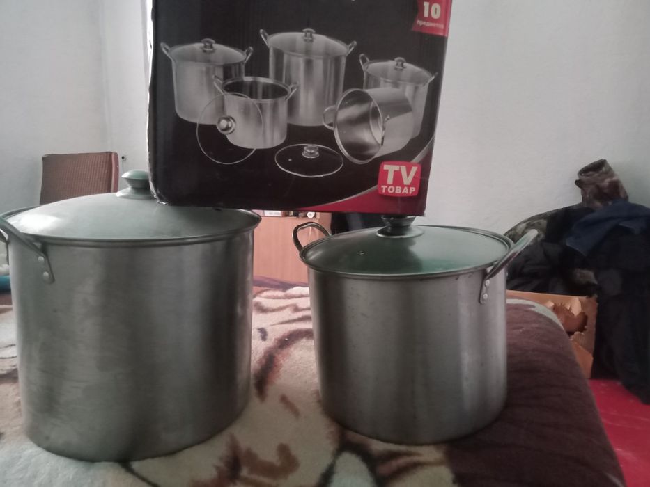 Продам две кастрюли