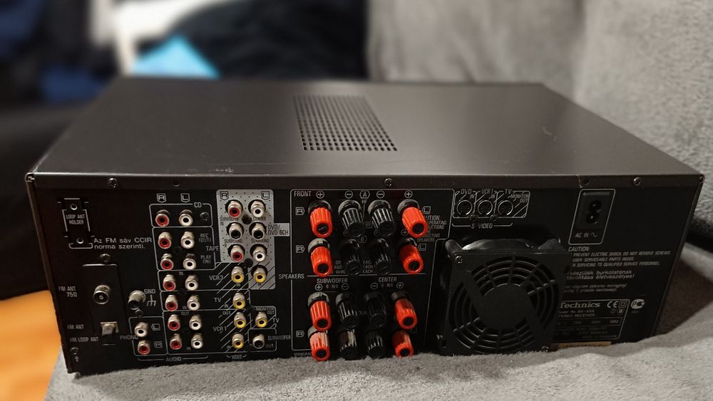 Technics SA-AX 6 - 5 * 100 W + 100 W / subwoofer.